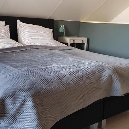 Prachtig Vrijstaand Appartement Aan Het Water 히어후코바드 외부 사진
