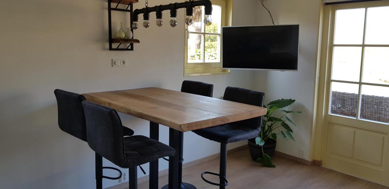 Prachtig Vrijstaand Appartement Aan Het Water 히어후코바드 외부 사진