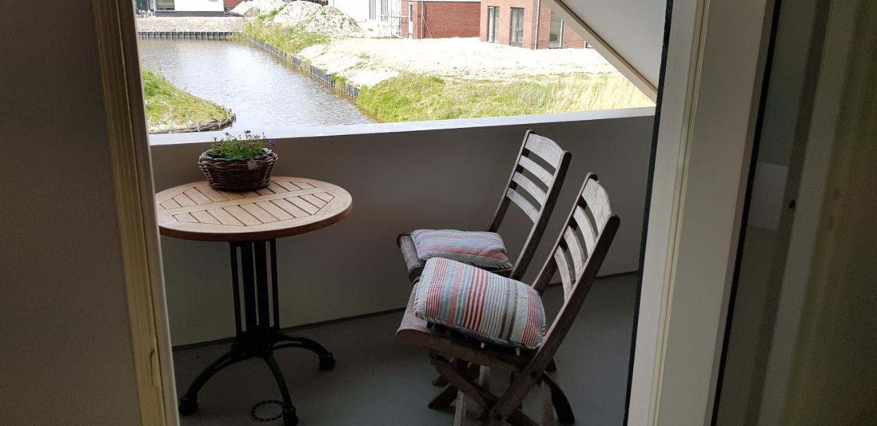 Prachtig Vrijstaand Appartement Aan Het Water 히어후코바드 외부 사진