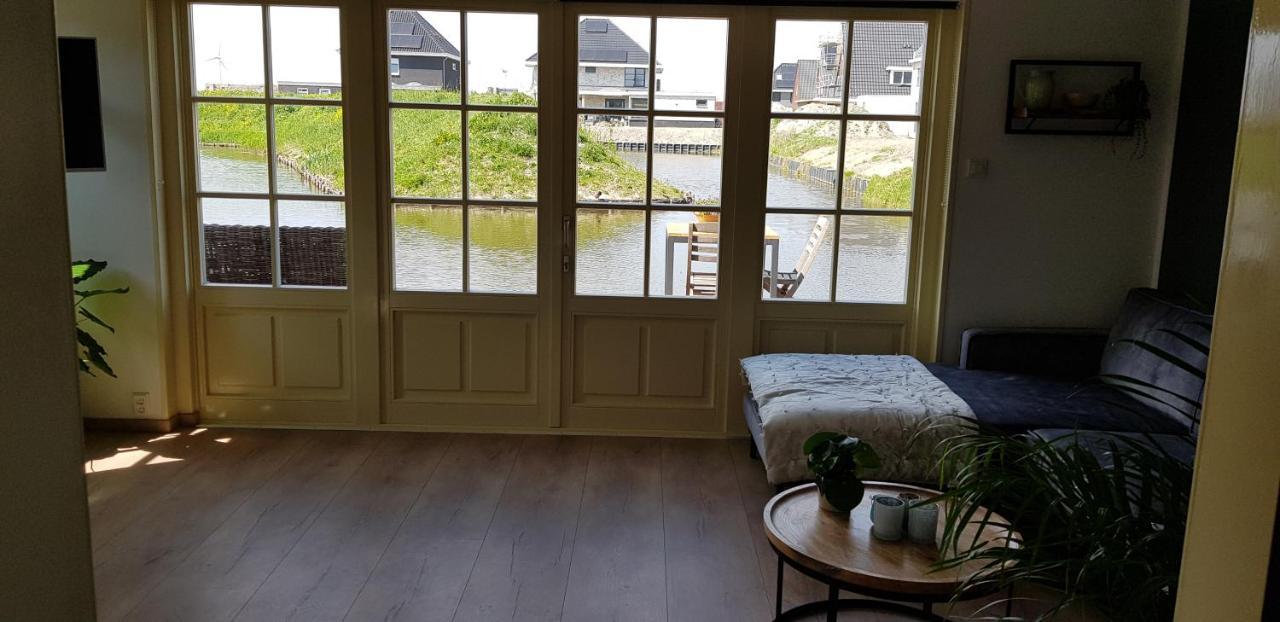 Prachtig Vrijstaand Appartement Aan Het Water 히어후코바드 외부 사진